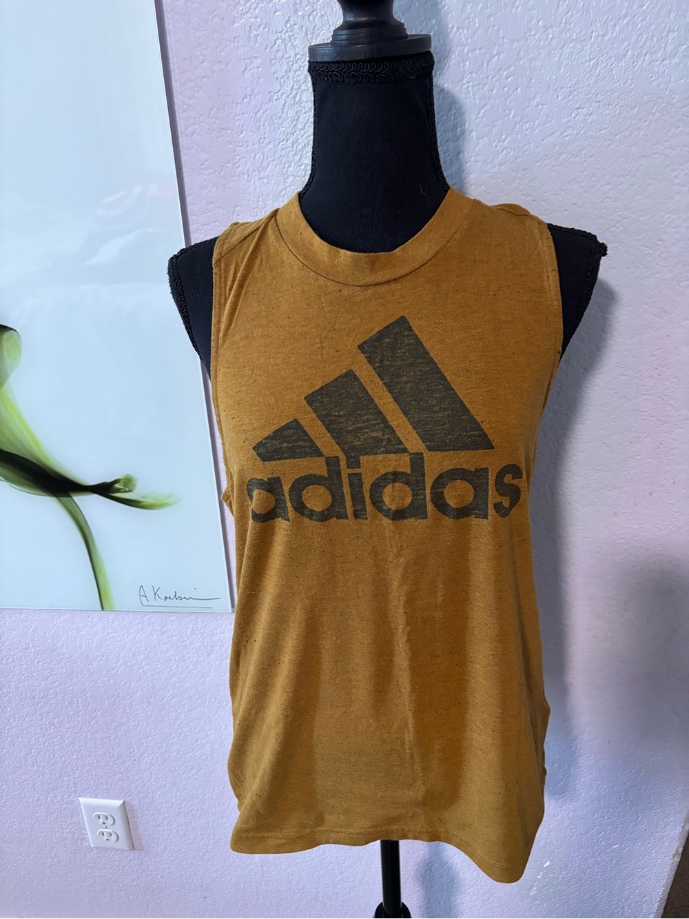 Adidas shirt size medium